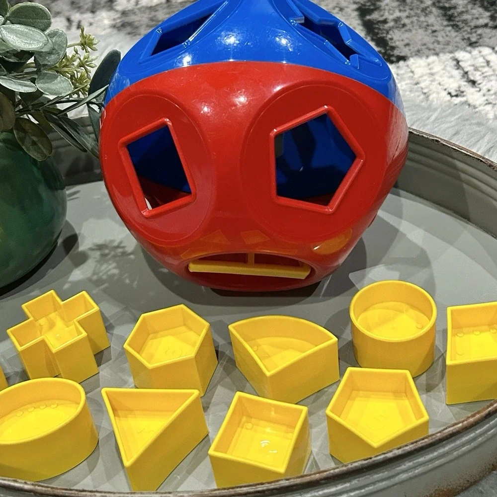 Tupperware Vintage Shape O Ball Classic Toy Sorter with 10 Shapes Blue Red
